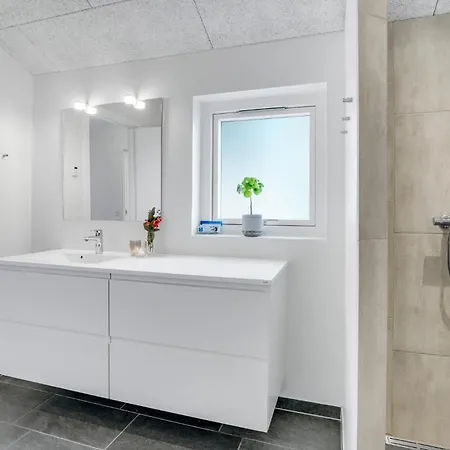 بيت للعطل Gorgeous In With Kitchen Hadsund